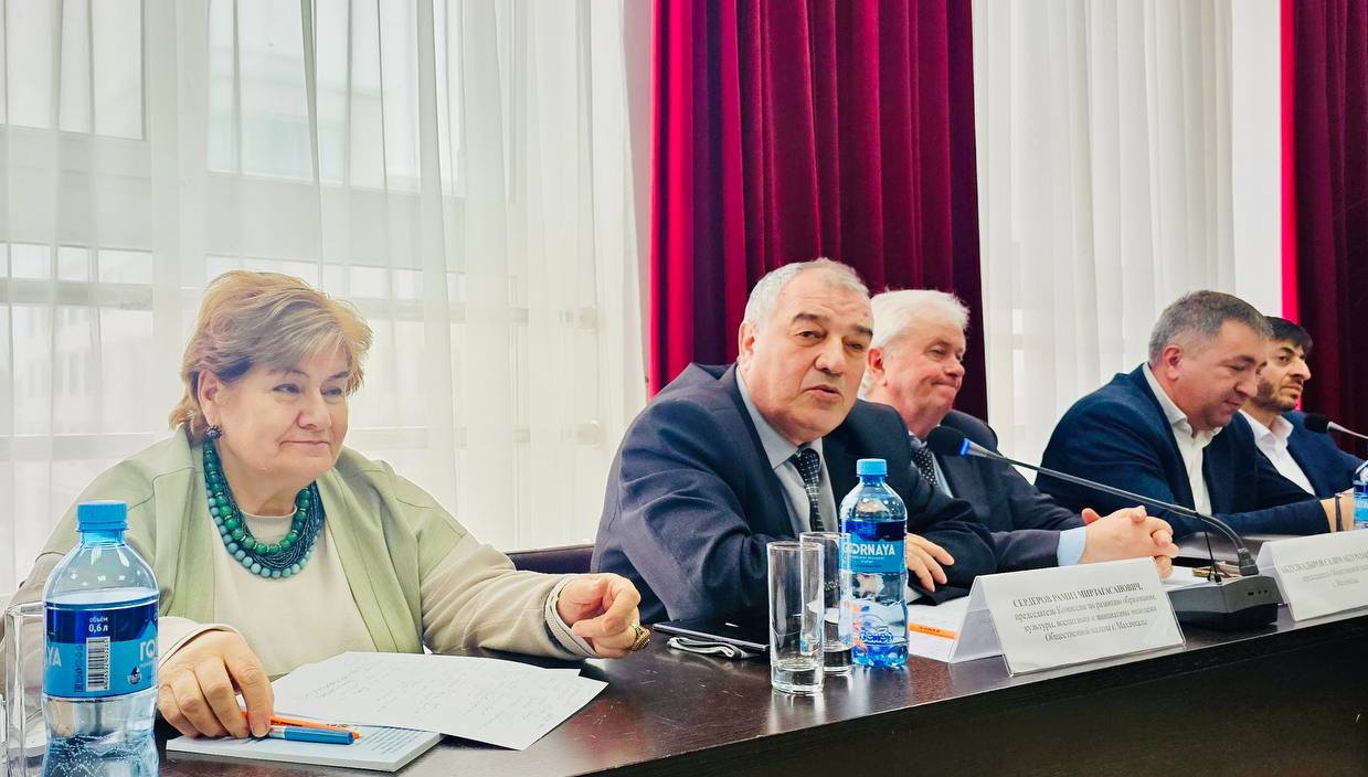 Председатель Комиссии ОП РД Бика Алиева и эксперт ОП РД Ажий Абиева приняли участие в общественной дискуссии «Проблемы конфликтности и буллинг у учащейся молодёжи и школьников в образовательных учреждениях г. Махачкалы в контексте защиты их прав».