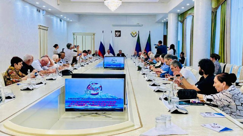 Круглый стол в Махачкале: Общественная палата РФ и дагестанские эксперты обсудили будущую Стратегию нацполитики до 2036 года