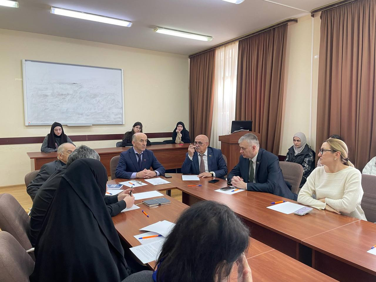 Круглый стол по вопросам партнерского финансирования в Дагестане