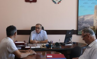 Председатель Общественной палаты РД Азизбек Черкесов провел личный прием граждан