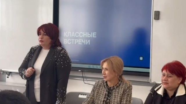 Состоялась "Классная встреча" членов Общественной палаты с учениками десятых классов МБОУ "Многопрофильный лицей 39 им. Б.Астемирова" г. Махачкалы , активистами общероссийского общественно-государственного Движения первых.