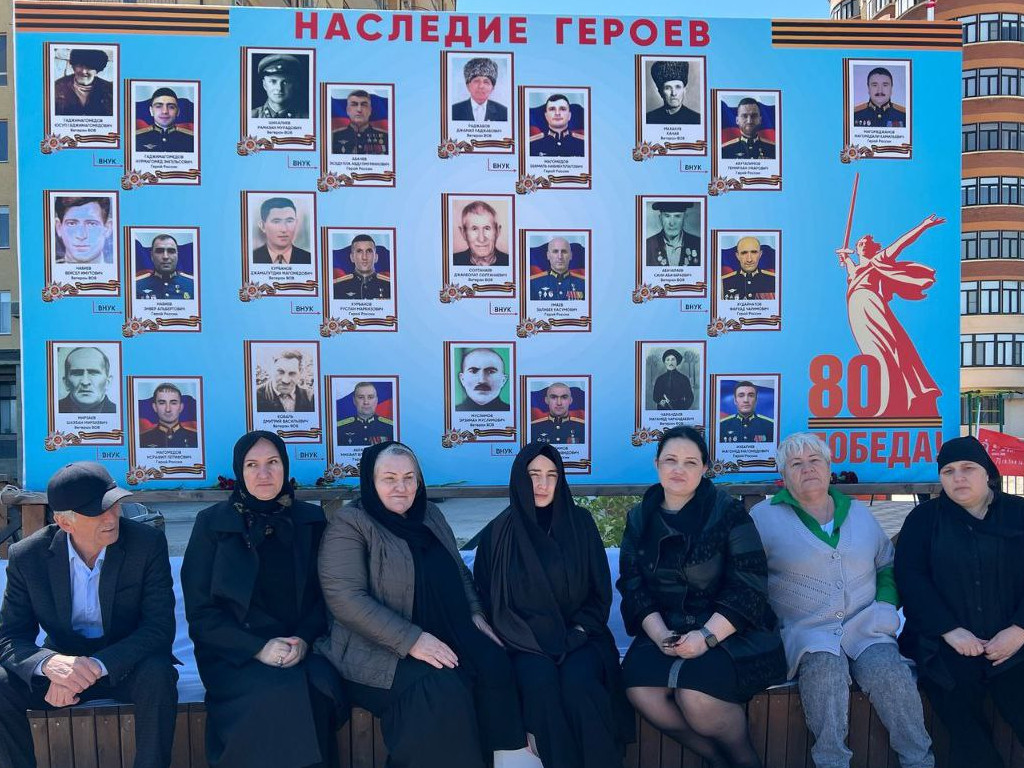 Открытие стенда «Наследие Героев» в Редукторном поселке