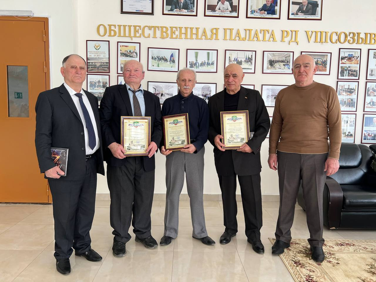 5 марта от имени Общественной палаты Республики Дагестан за активное участие в общественной жизни Редукторного посёлка города Махачкалы были вручены благодарственные письма