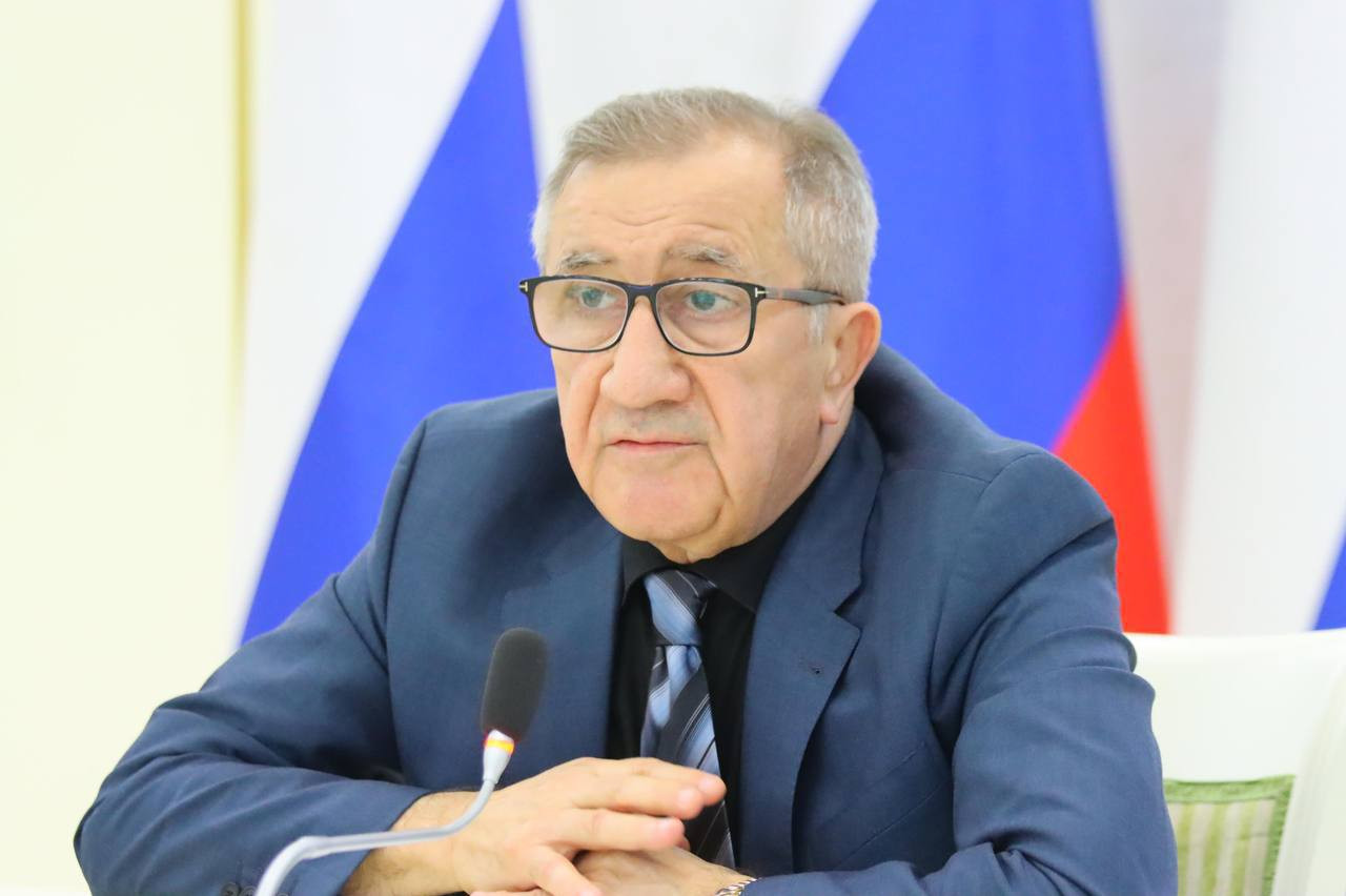 Азизбек Черкесов выразил глубокое осуждение за действия блоггера, который в прямом эфире кощунственным образом обошелся с православным крестом