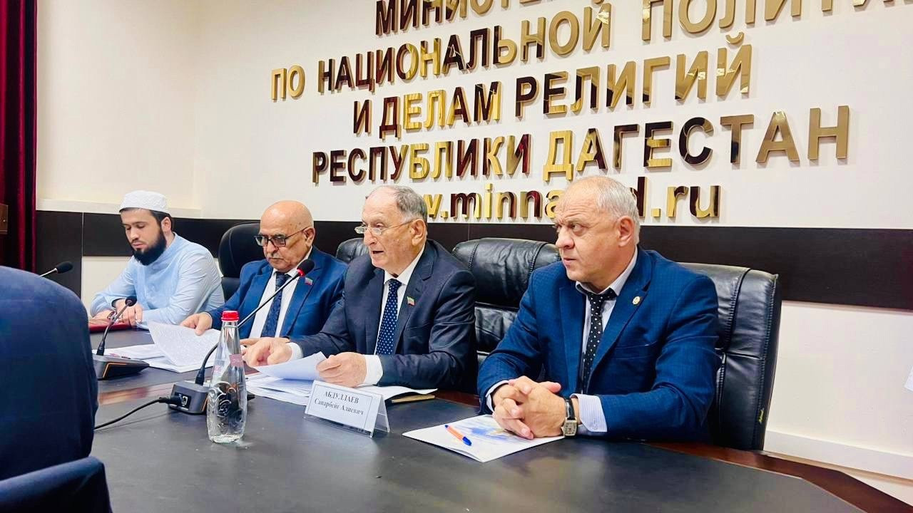 В Махачкале обсудили установку мемориального комплекса Магомеду Ярагскому и имаму Шамилю