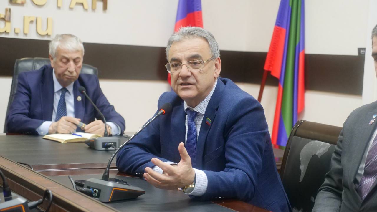 Память, мужество и историческая ответственность: в Дагестане почтили День снятия блокады Ленинграда и память жертв Холокоста