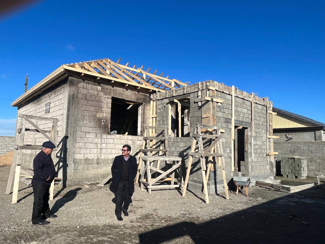 Сабир Сайдумов посетил село Камбулат Рутульского района и оценил ход восстановления дома семьи Исаковых
