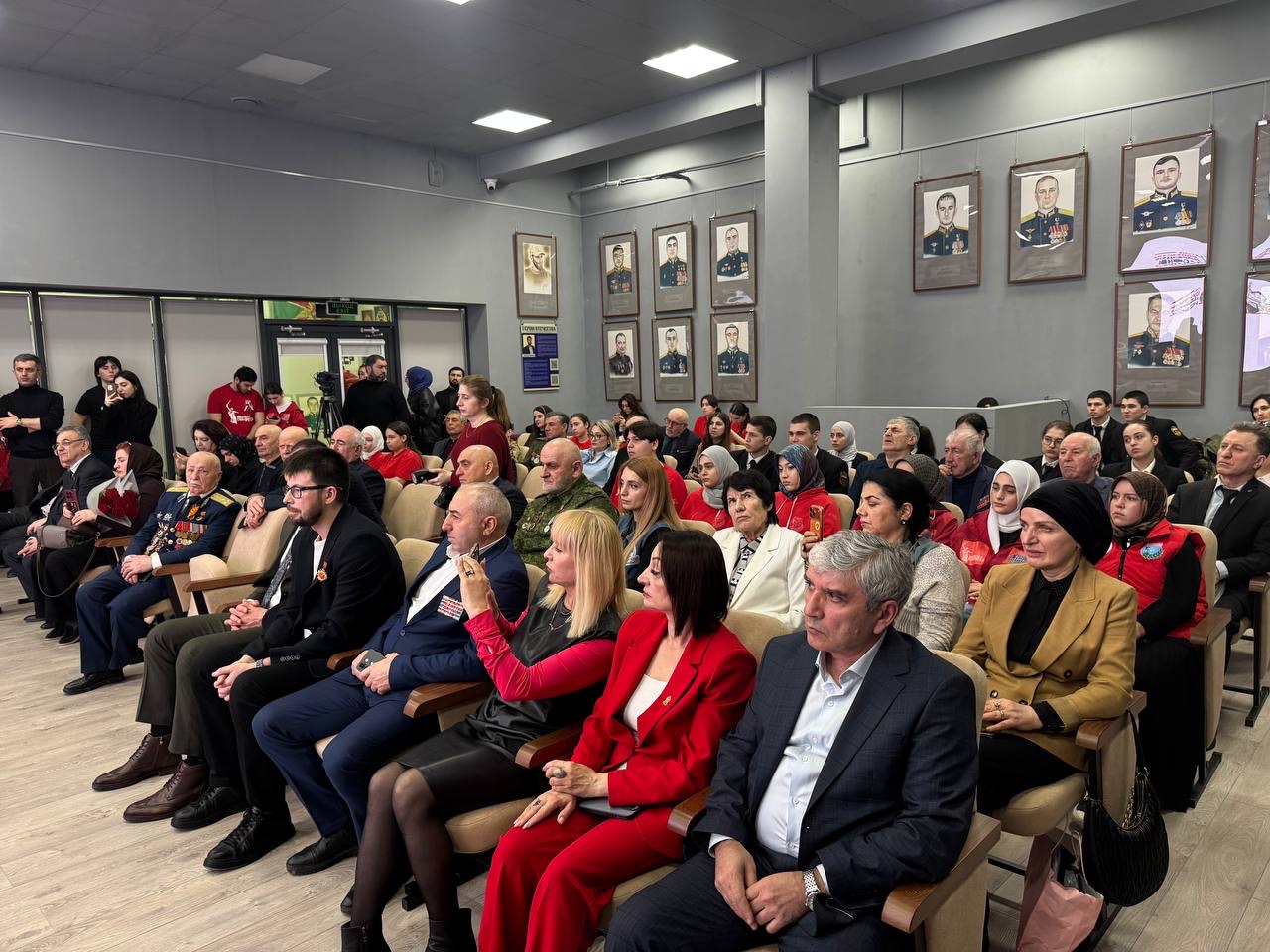 Общественная палата Республики Дагестан поддержала открытие благотворительной выставки «Герои Отечества»