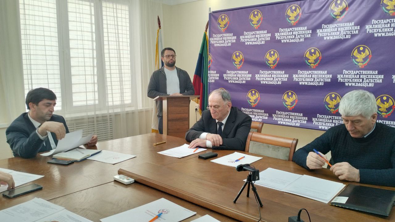 Заместитель председателя Общественной палаты Республики Дагестан Сапарбейг Абдуллаев принял участие в заседании Лицензионной комиссии при Государственной жилищной инспекции Республики Дагестан