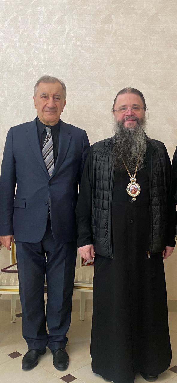 Архиепископ Махачкалинский и Дербентский Варлаам награжден Почетной грамотой Общественной палаты Республики Дагестан