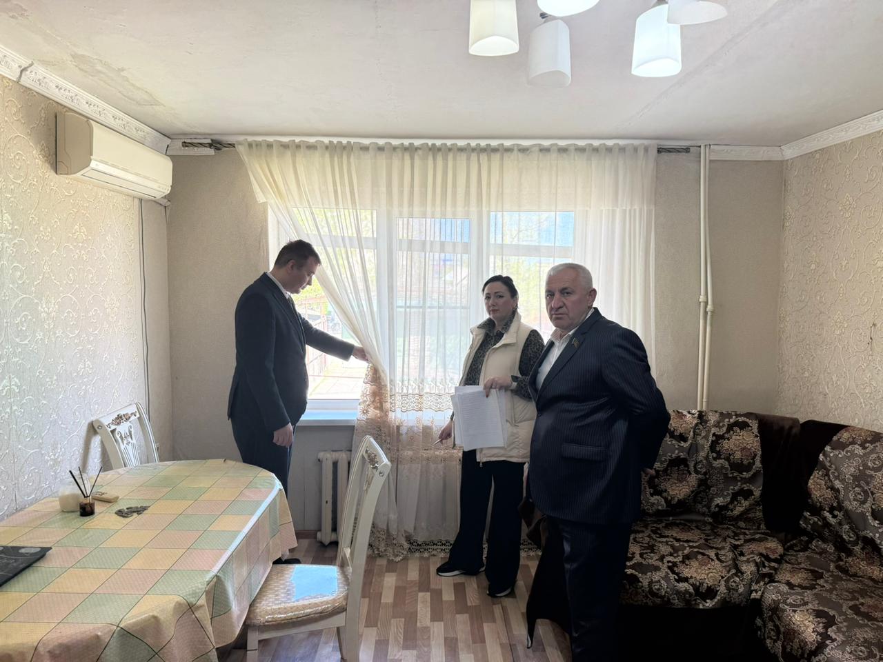 Общественная палата Дагестана продолжает контроль за обеспечением жильём детей-сирот