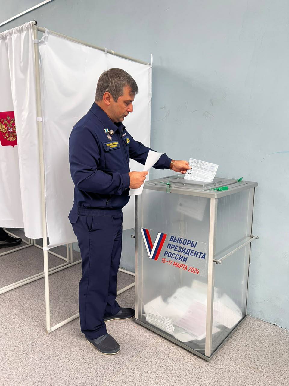 Сегодня член Общественной палаты Республики Дагестан,  руководитель ДРО ВСКС Казбек Айдемиров исполнил свой гражданский долг и принял участие в голосовании.