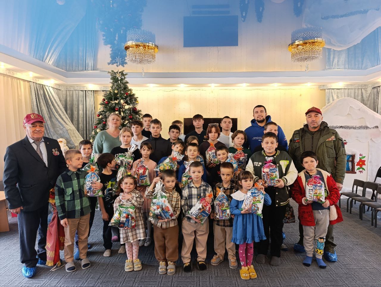 Тепло сердец - детям Луганска: гуманитарная миссия ОП РД в Дом-интернат №1