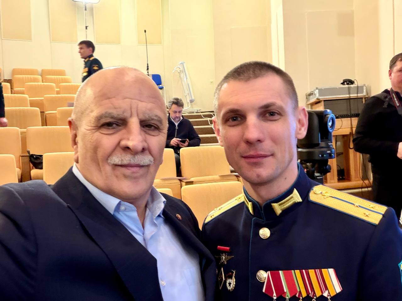 Энгельс Гаджимагомедов принял участие в торжественной церемонии вручения медалей «Отец солдата» в Государственной Думе