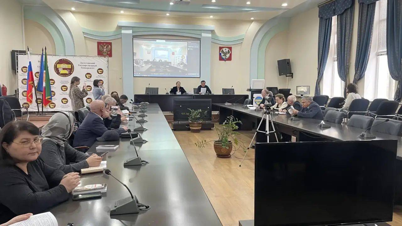 Ислам Магомедов