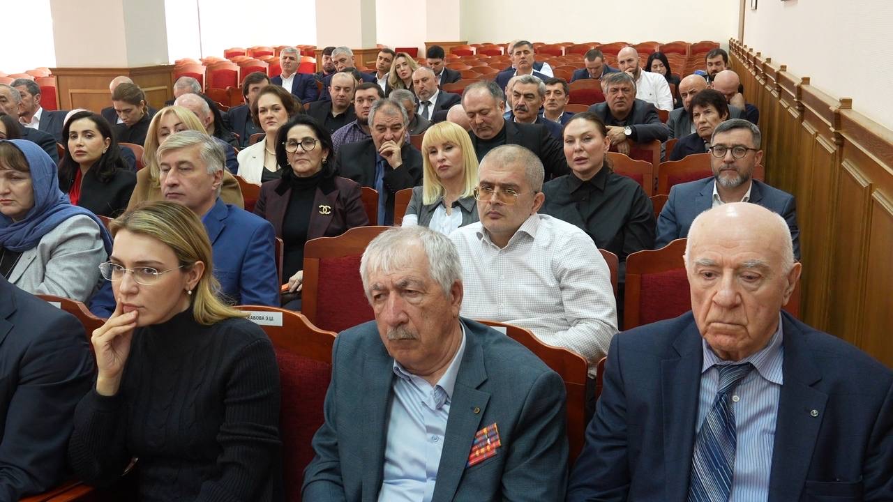 Ислам Магомедов