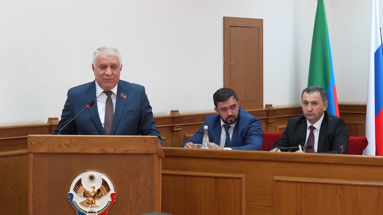 Ислам Магомедов