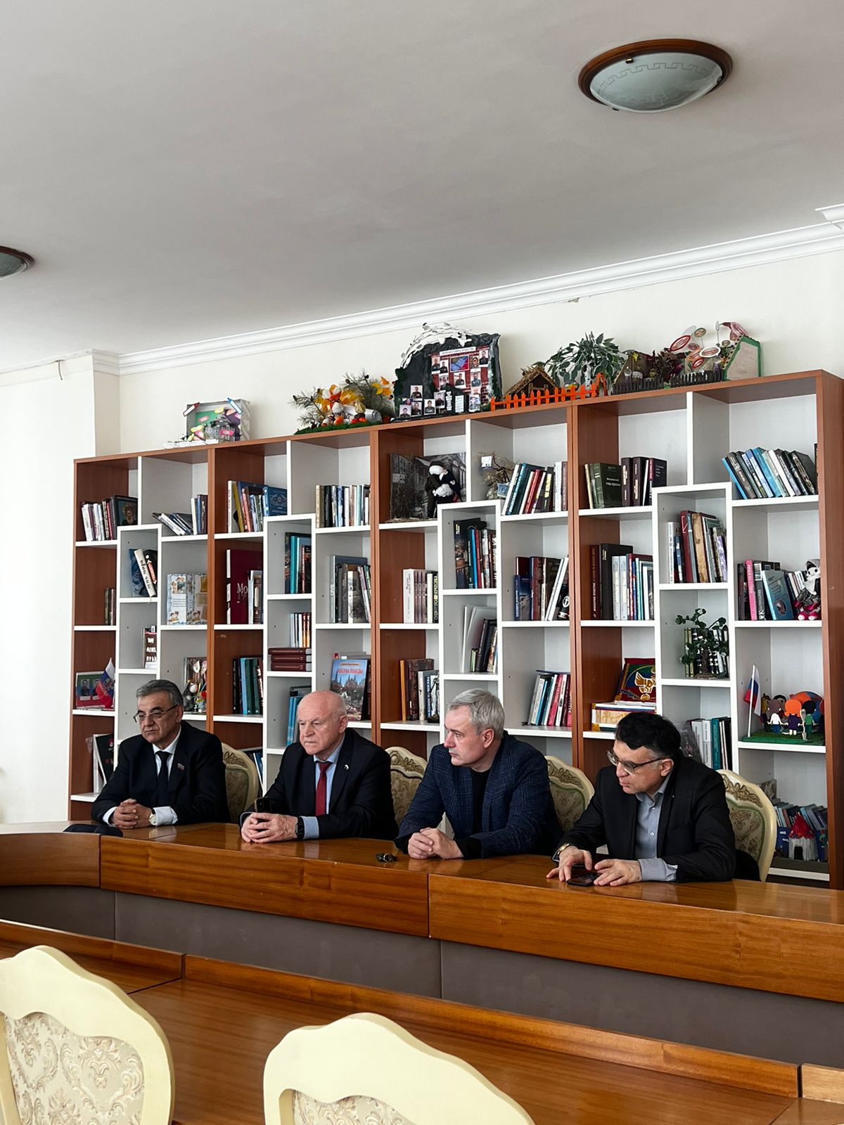 Александр Брод провёл встречу с Общественным штабом по наблюдению за выборами в Республике Дагестан.