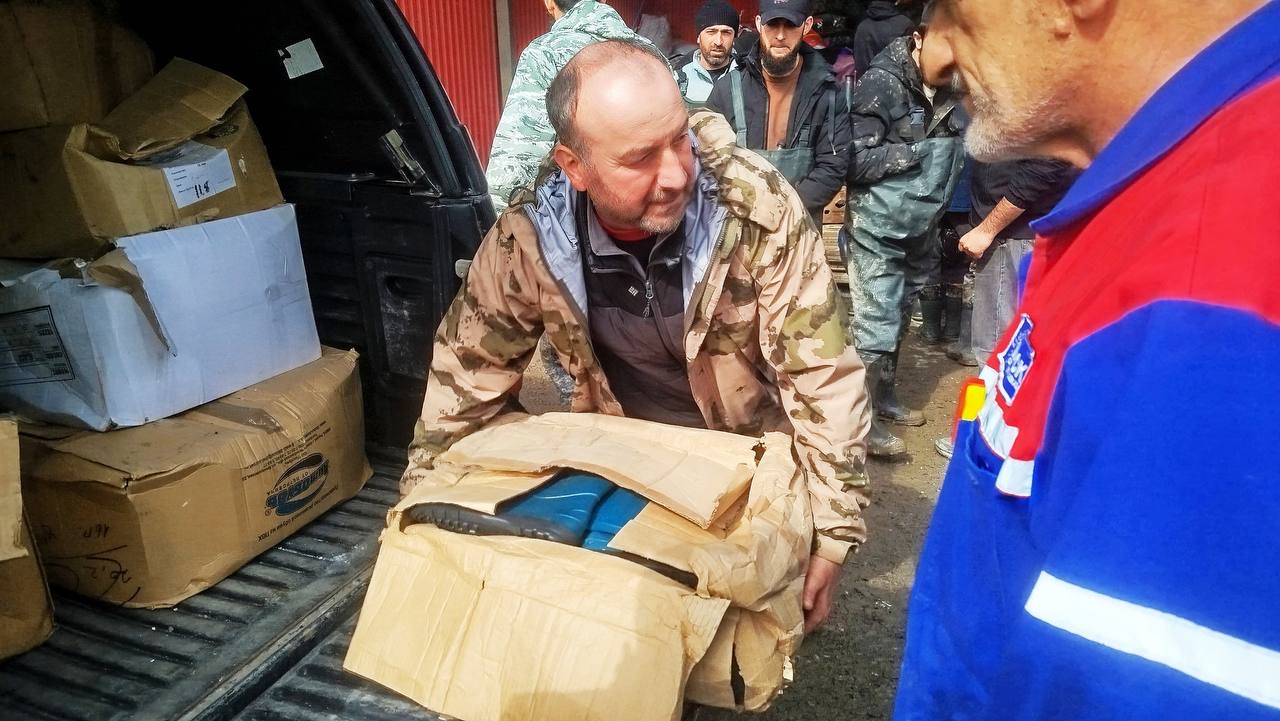Член Общественной палаты Республики Дагестан принял участие в оказании помощи жителям Хасавюртовского района, пострадавшим от паводков