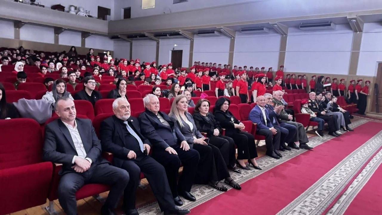 Член Общественной палаты РД Кахриман Ашуров принял участие в торжественном мероприятии, посвящённом 10-летию движения «Юнармия» в Дербенте