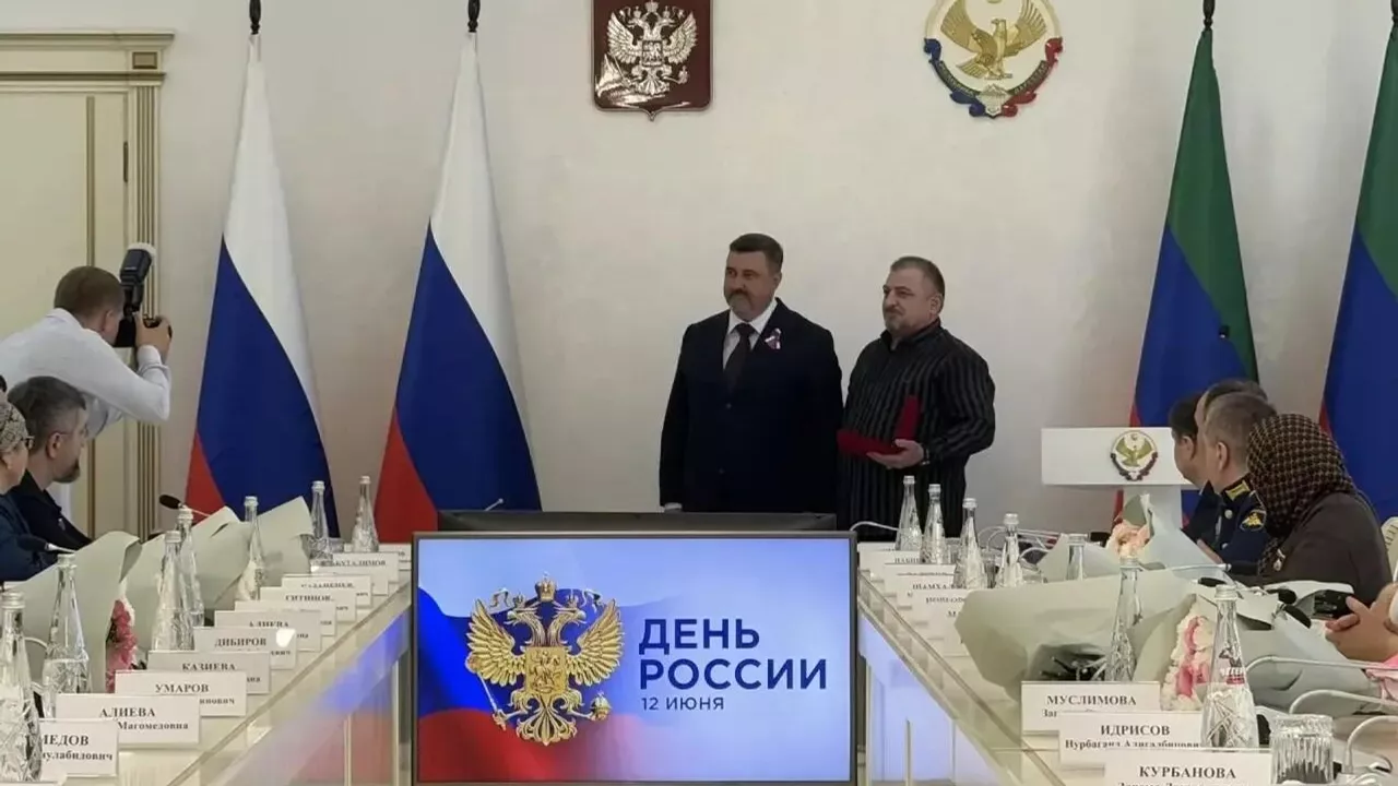 Медалью ордена «За заслуги перед Отечеством» II степени награждён член Общественной палаты РФ Айгун Магомедов