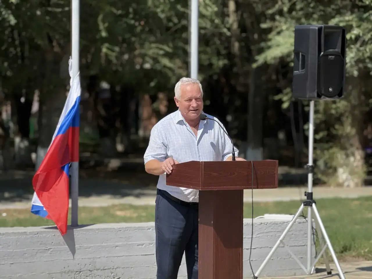 В Тарумовке состоялась торжественная церемония поднятия Государственного флага Российской Федерации, приуроченная ко Дню Государственного флага России