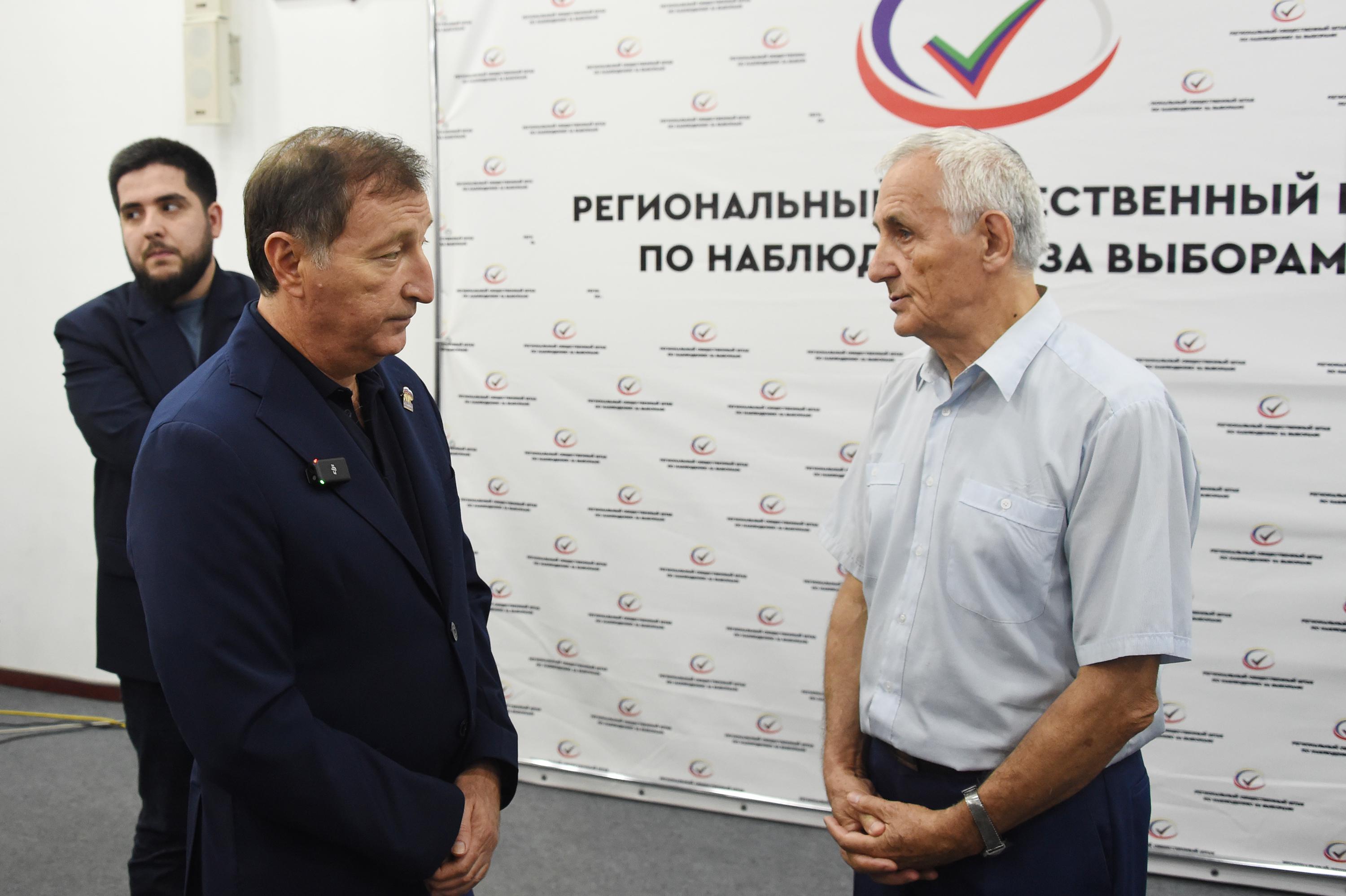Заур Аскендеров проверил, как организован контроль за выборами